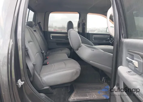 2017 Ram 1500 Big Horn 4X4 5'7 Box z USA, uszkodzony, nr VIN 3C6RR7LT5HG574944